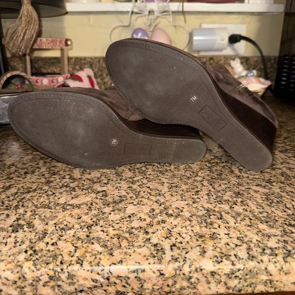 Style & Co Brown Suede Wedge Ankle Booties – Size 7 – Side Zip - Picture 6 of 7